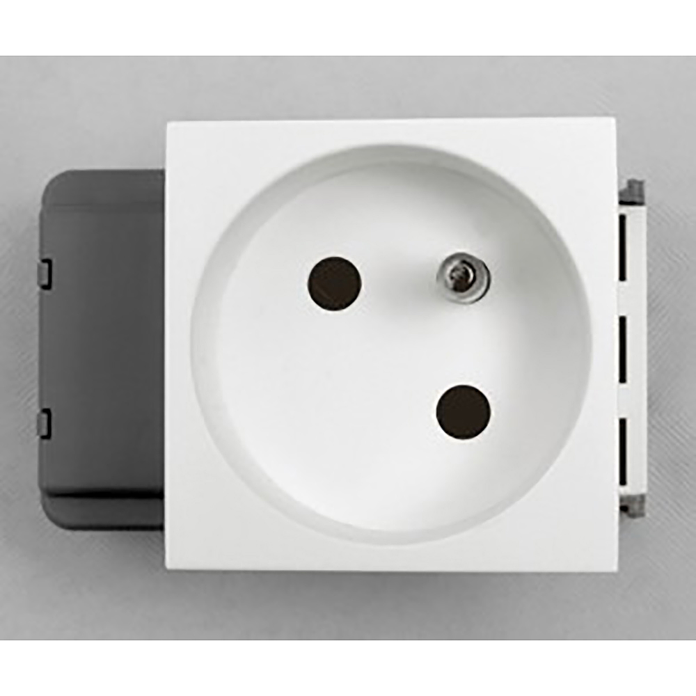 LOGIX PRISE 2P+T BOR AUTO BLAN